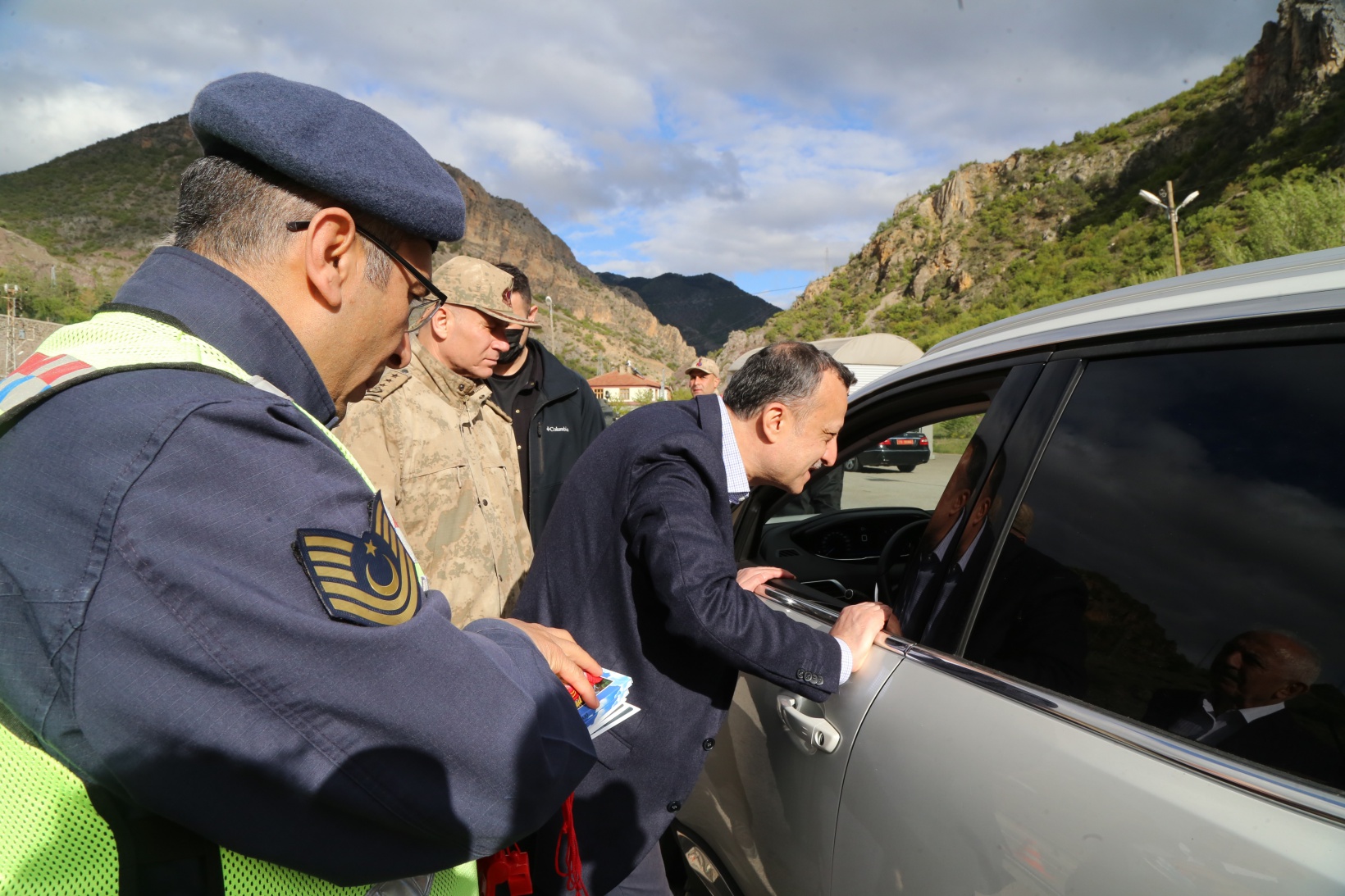 Vali Taşbilek, trafik denetimine katıldı 1