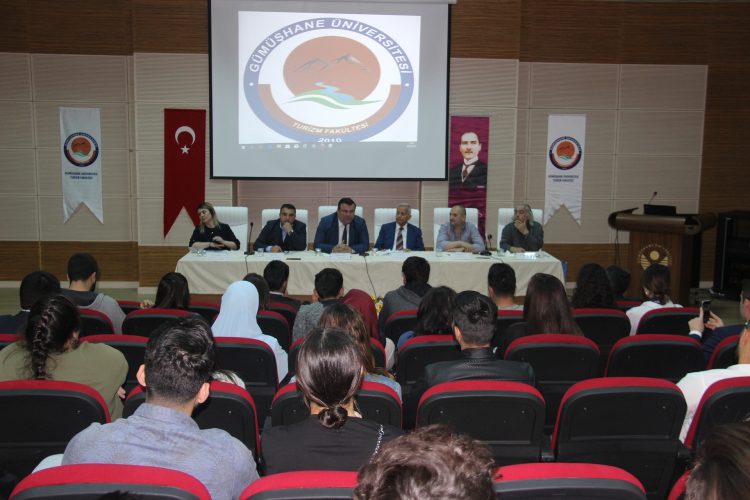 GÜ’de turizmde kariyer fırsatları paneli  6