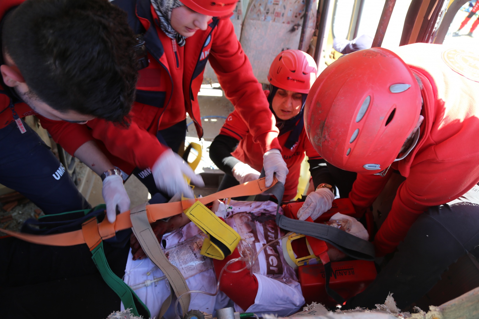 Gümüşhane’de UMKE ekiplerinden nefes kesen tatbikat 5