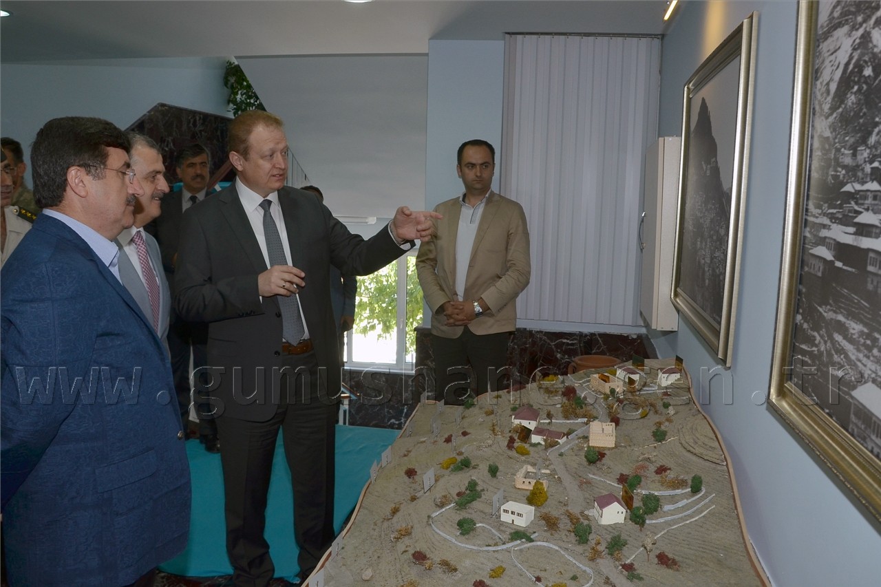 Trabzon Valisi Abdil Celil Öz, Vali Yücel Yavuz'u Ziyaret Etti 4