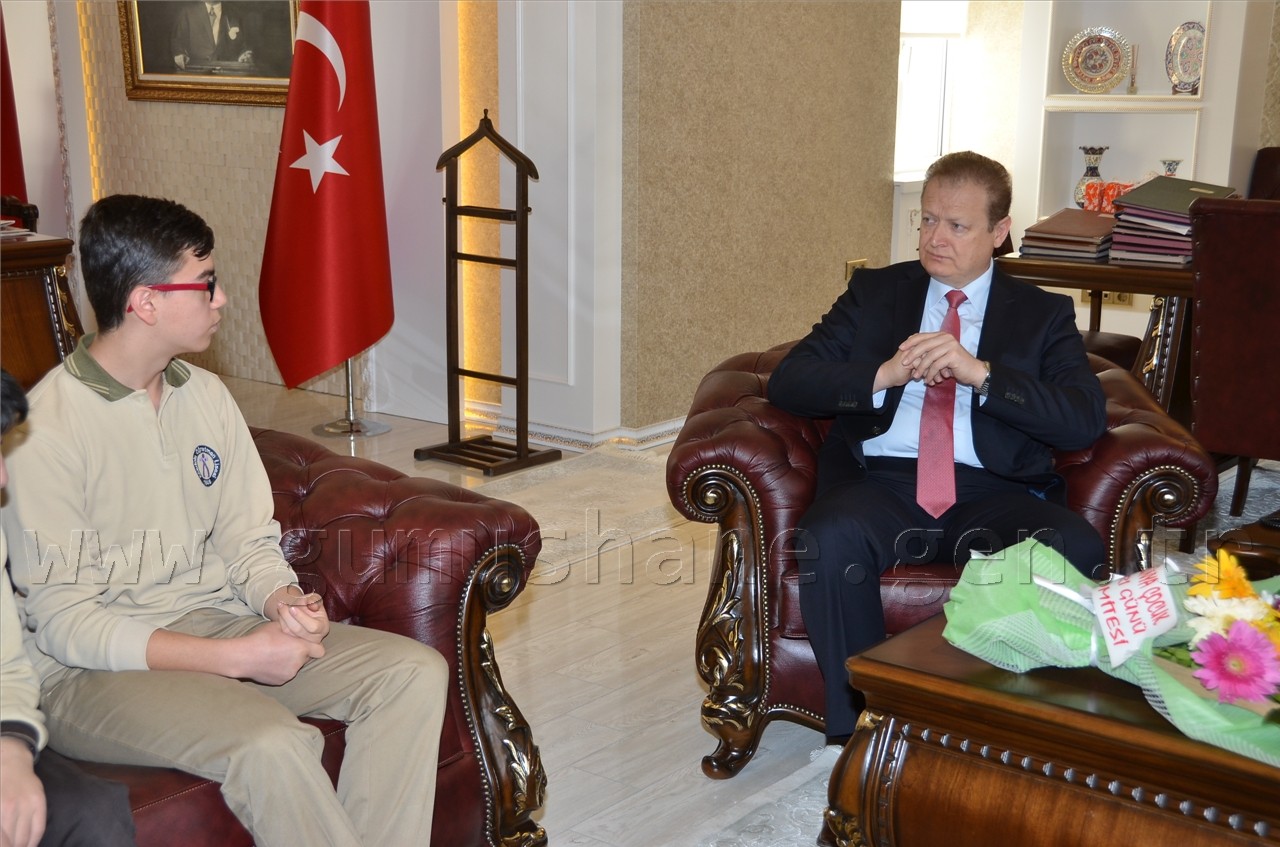 Çocuk Hakları Komitesi Vali Yavuz’u Ziyaret Etti 1
