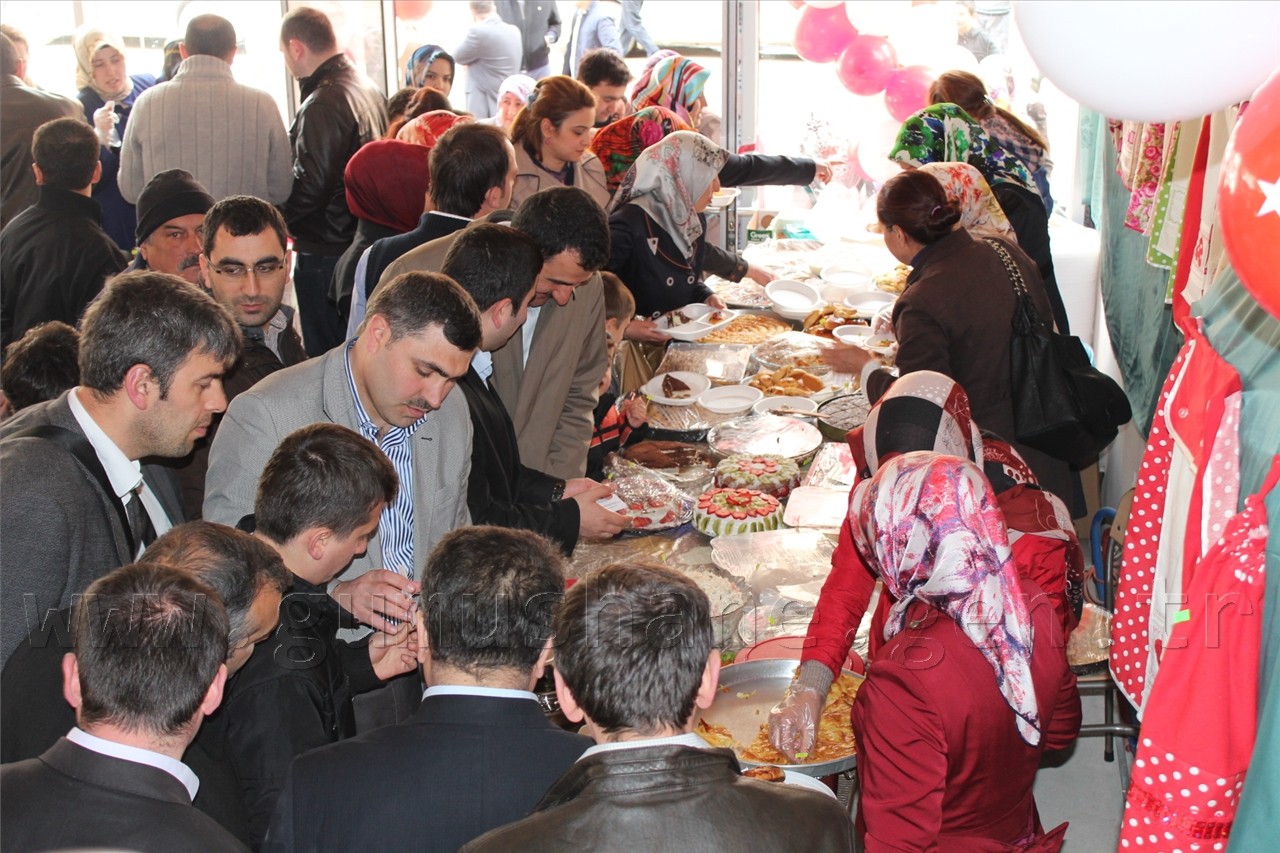 Yakamoz Derneğinden Öğrenciler İçin Kermes 1