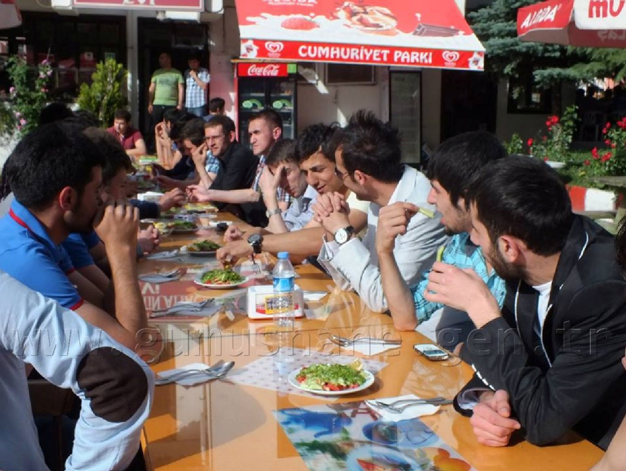 Üniversiteli Ülkücüler Yemekte Buluştu 1