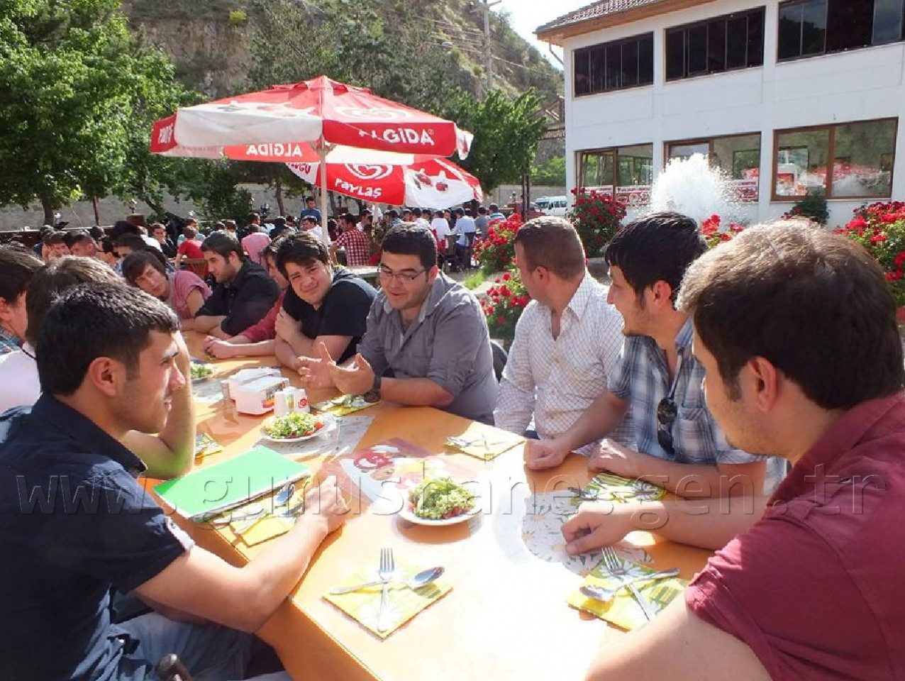 Üniversiteli Ülkücüler Yemekte Buluştu 3