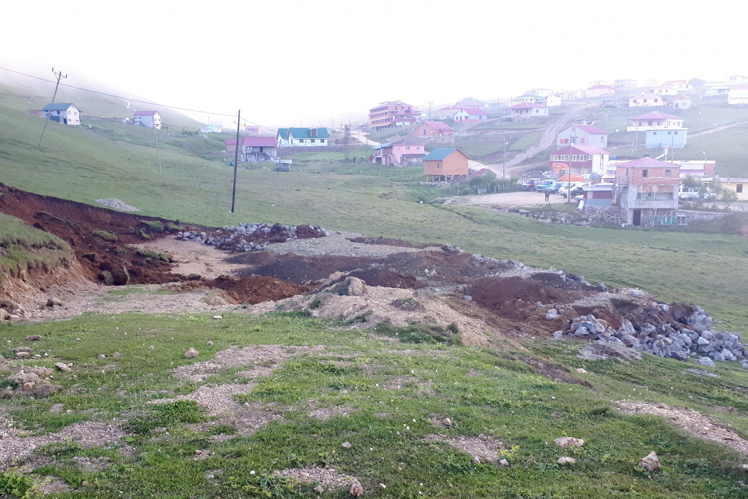 Gümüşhane yaylalarındaki kaçak binaların yıkımı devam ediyor 56