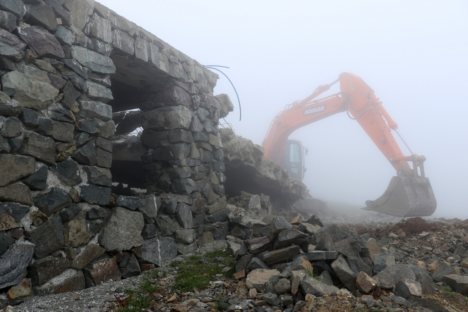 Gümüşhane yaylalarındaki kaçak binaların yıkımı devam ediyor 39