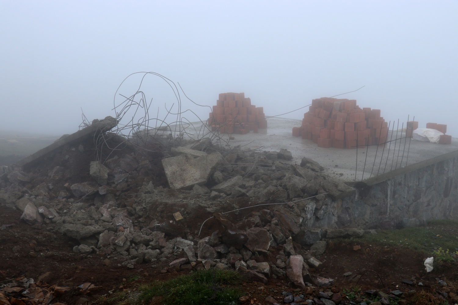Gümüşhane yaylalarındaki kaçak binaların yıkımı devam ediyor 19