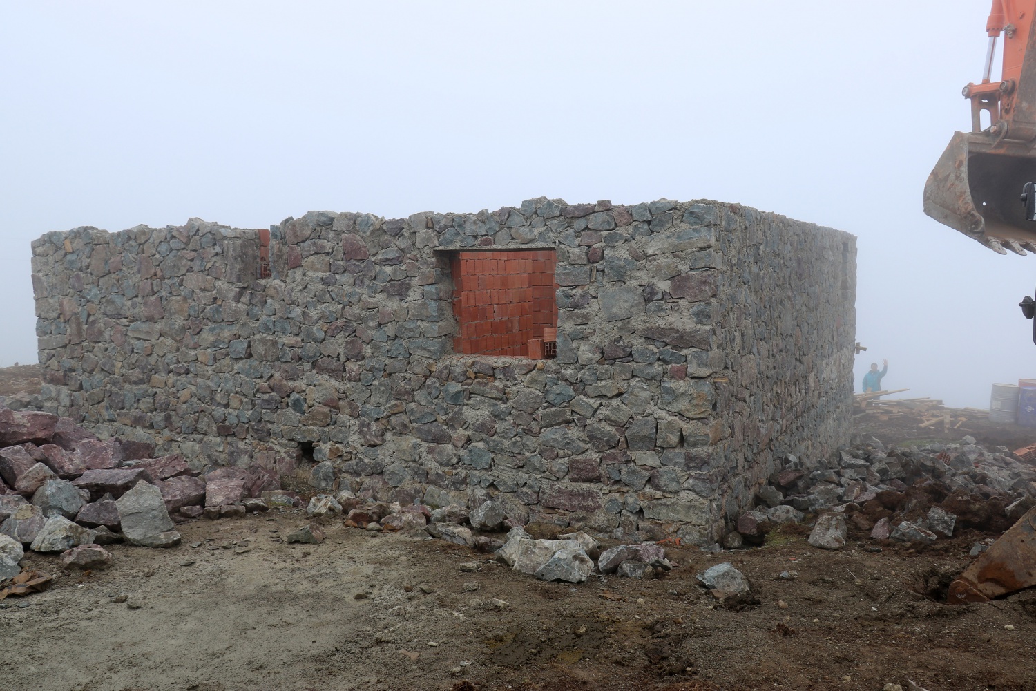 Gümüşhane yaylalarındaki kaçak binaların yıkımı devam ediyor 47