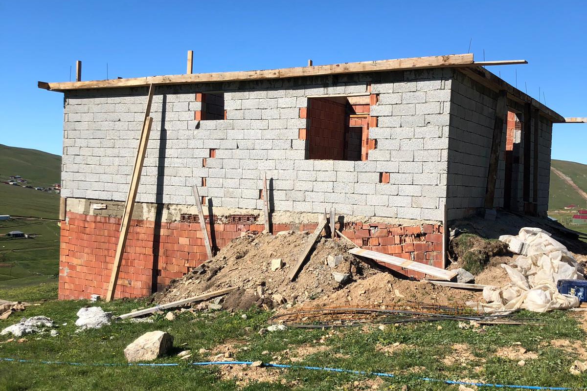 Gümüşhane yaylalarındaki kaçak binaların yıkımı devam ediyor 2