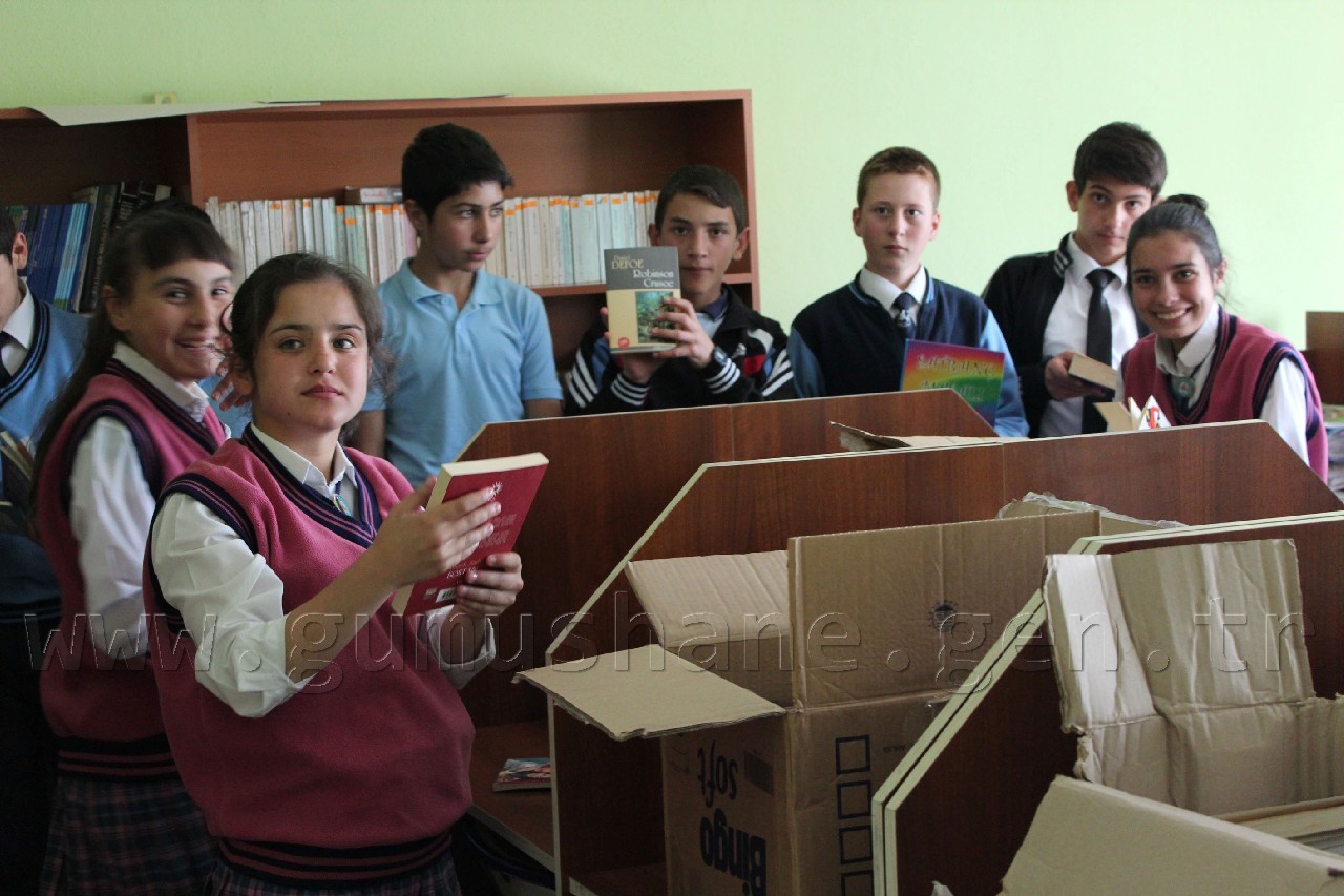 Şiran'da Üniversiteli Öğrencilerden Kitap Desteği 2