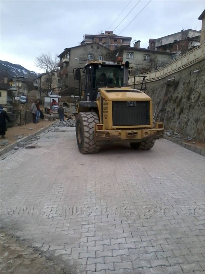 Gazi Sokak'ta Yol ve Kaldırım Düzenleme Çalışmaları Başladı 1