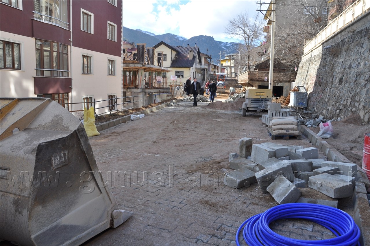 Gazi Sokak'ta Yol ve Kaldırım Düzenleme Çalışmaları Başladı 2