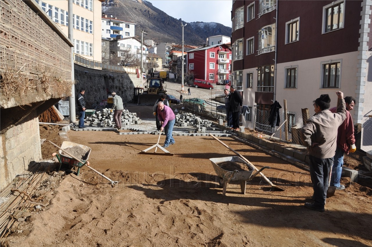 Gazi Sokak'ta Yol ve Kaldırım Düzenleme Çalışmaları Başladı 3