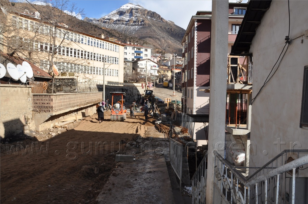 Gazi Sokak'ta Yol ve Kaldırım Düzenleme Çalışmaları Başladı 5