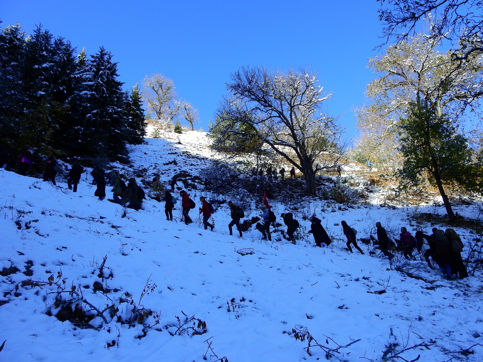 Gümüşhaneli dağcılar Zigana’da sonbahar ve kışı bir arada yaşadı 18