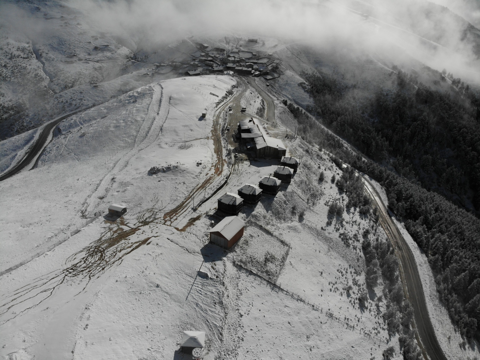 Zigana Kayak Merkezine sezonun ilk karı yağdı, eşsiz görüntüler ortaya çıktı 4