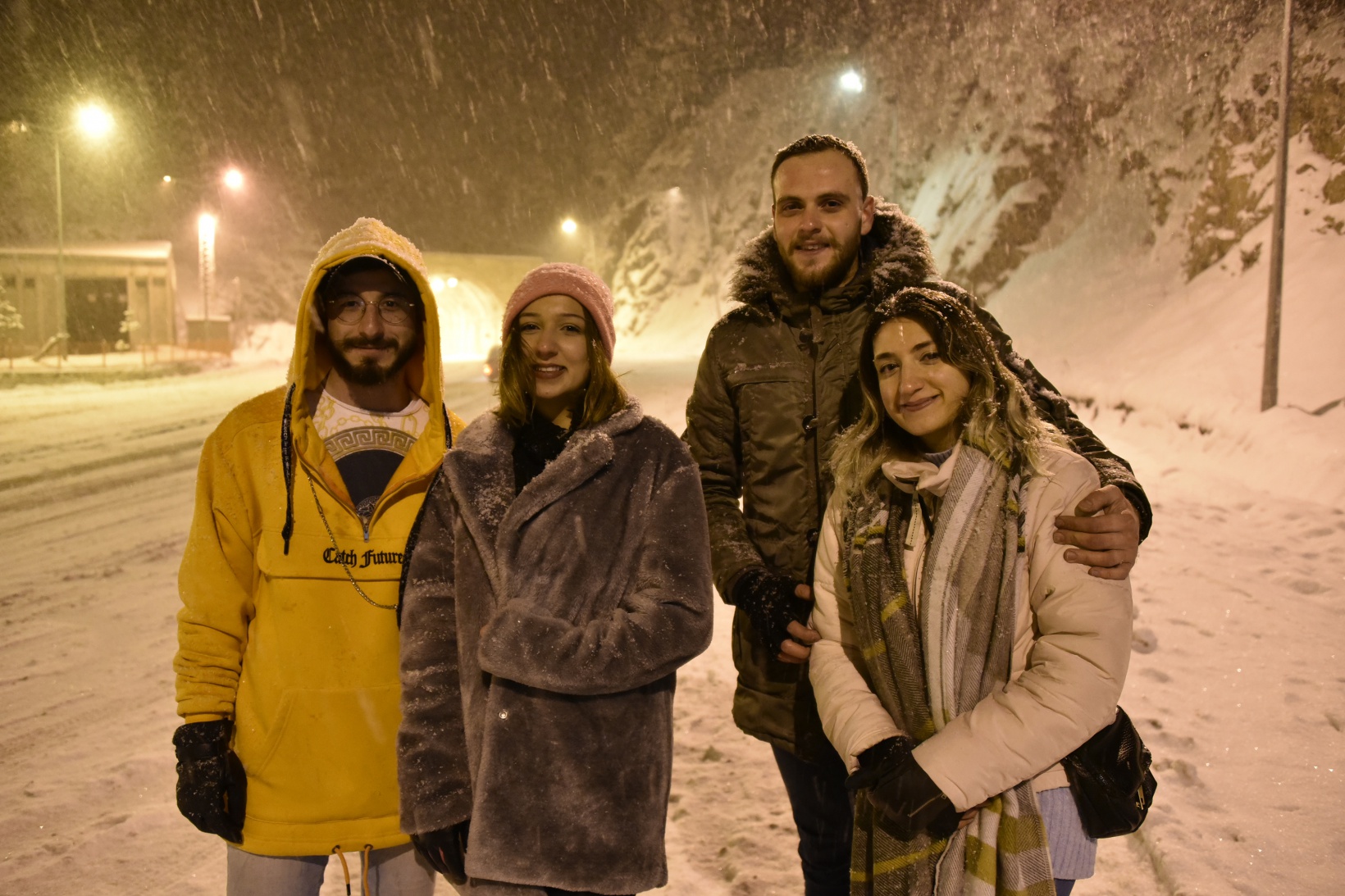 Karlı yollar kimilerine çile olurken kimilerine eğlence oldu 9