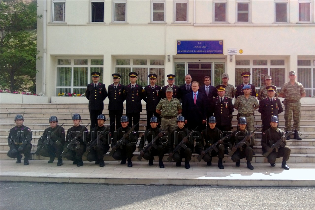 Vali Yavuz Jandarma'yı Ziyaret Etti 1