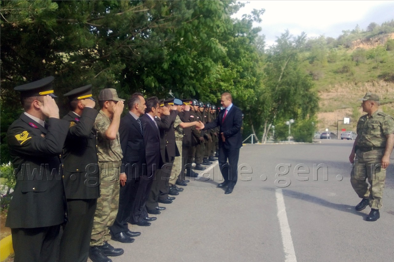 Vali Yavuz Jandarma'yı Ziyaret Etti 3