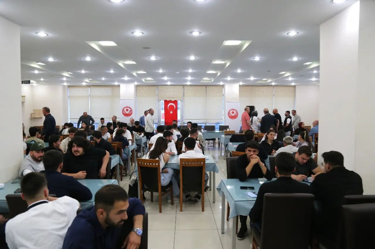 GÜ’de başarılı sporcular ödüllendirdi 1