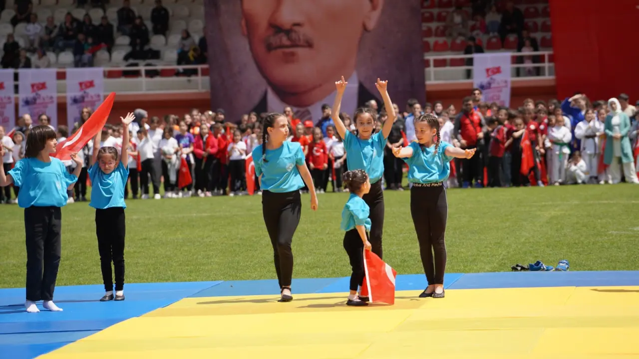 19 Mayıs Gümüşhane’de Coşkuyla kutlandı 3