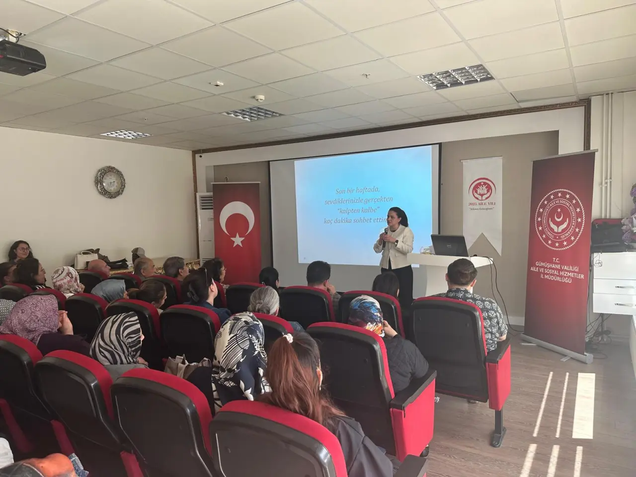 Gümüşhane’de “Aile İçi İletişim” semineri yoğun ilgi gördü 1