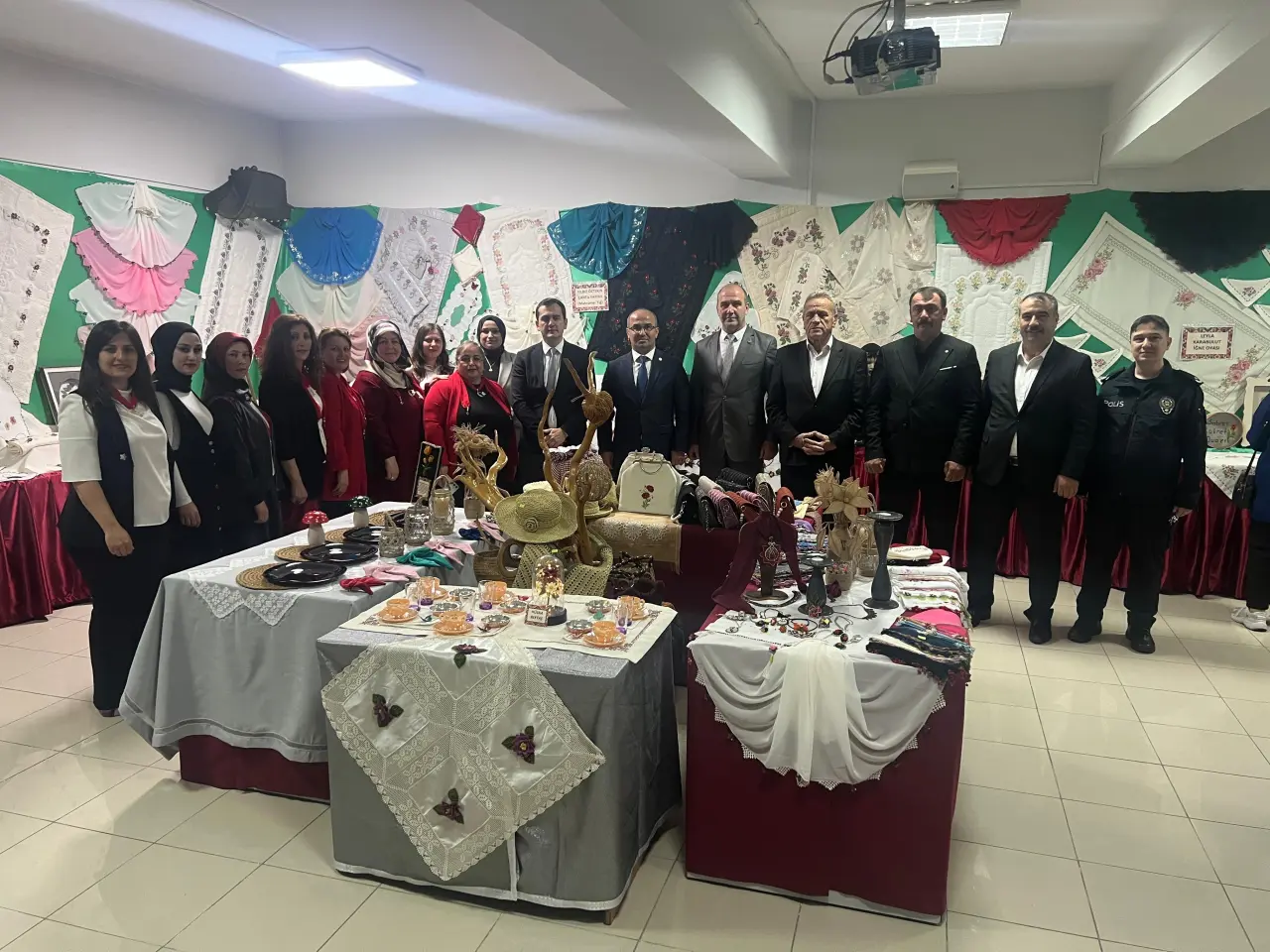 Torul’da Halk Eğitimi Merkezinden “El Emeği Göz Nuru” sergisi 1