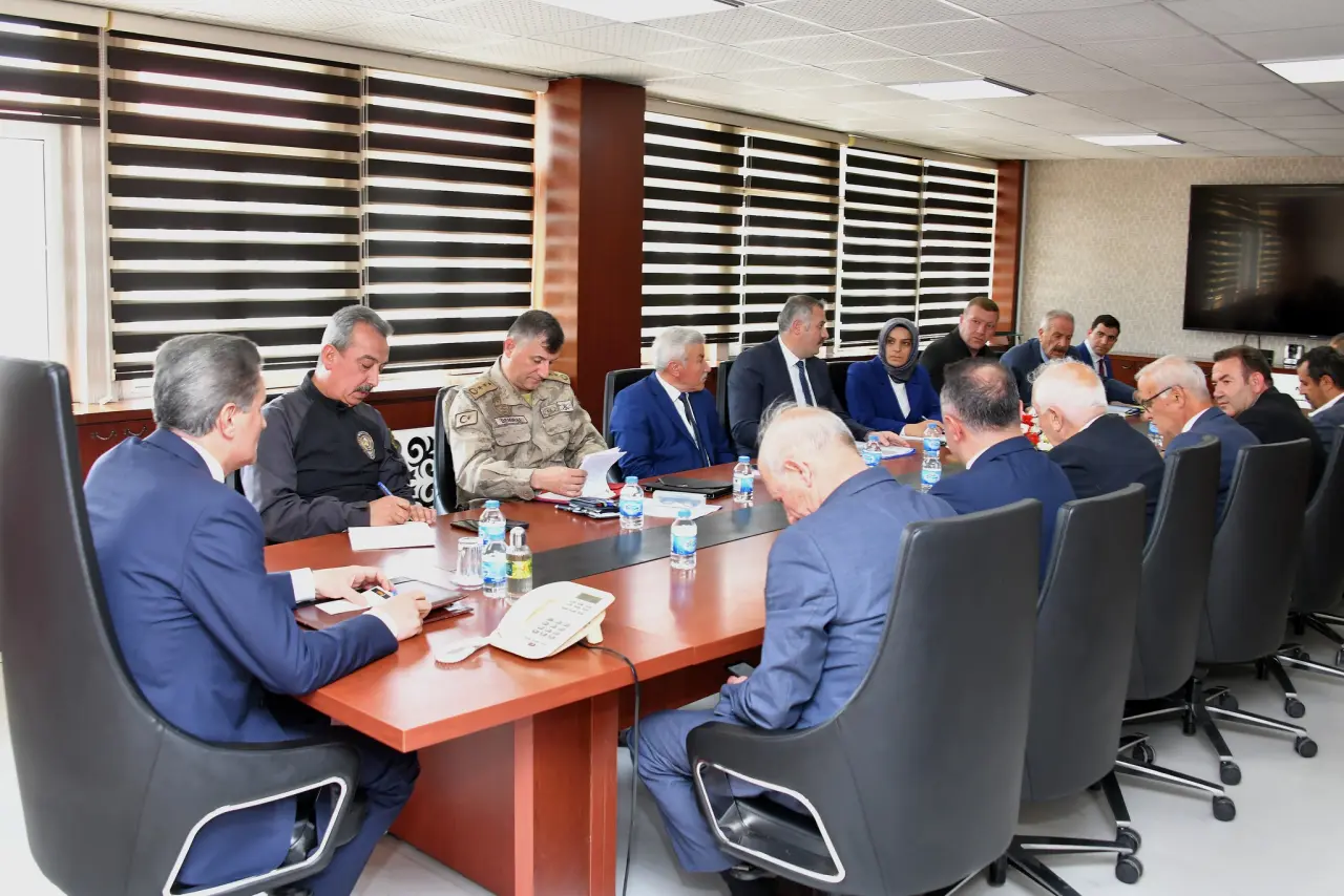 Vali Baruş'tan oda başkanlarıyla 6.bölge toplantısı 1