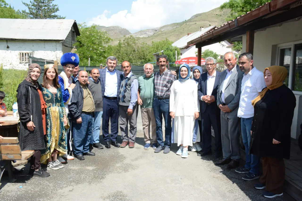 AK Parti heyetinden Gülen Yüzler Bakım Evi’ne anlamlı ziyaret 1