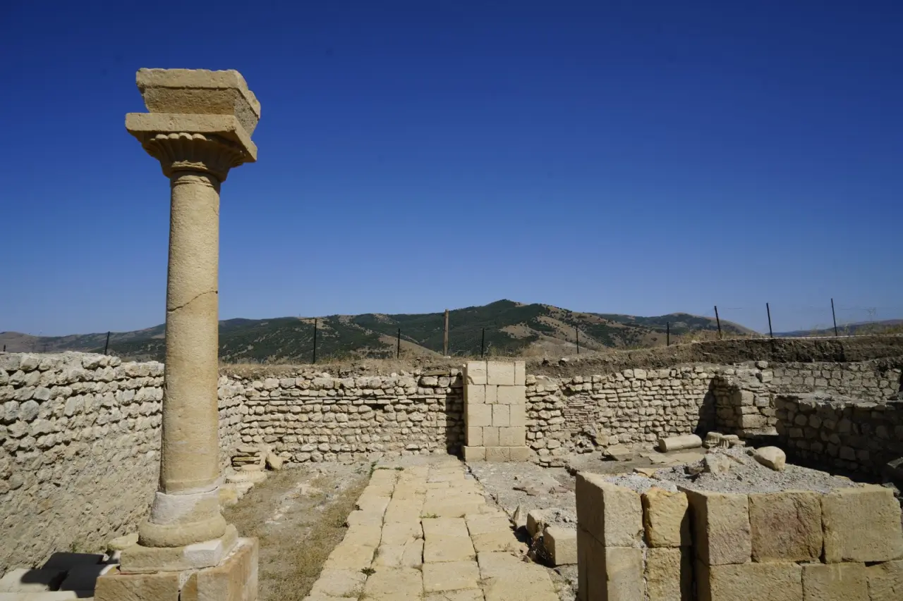 Anadolu’nun en narin kadın iskeletleri Satala’da ortaya çıktı 15