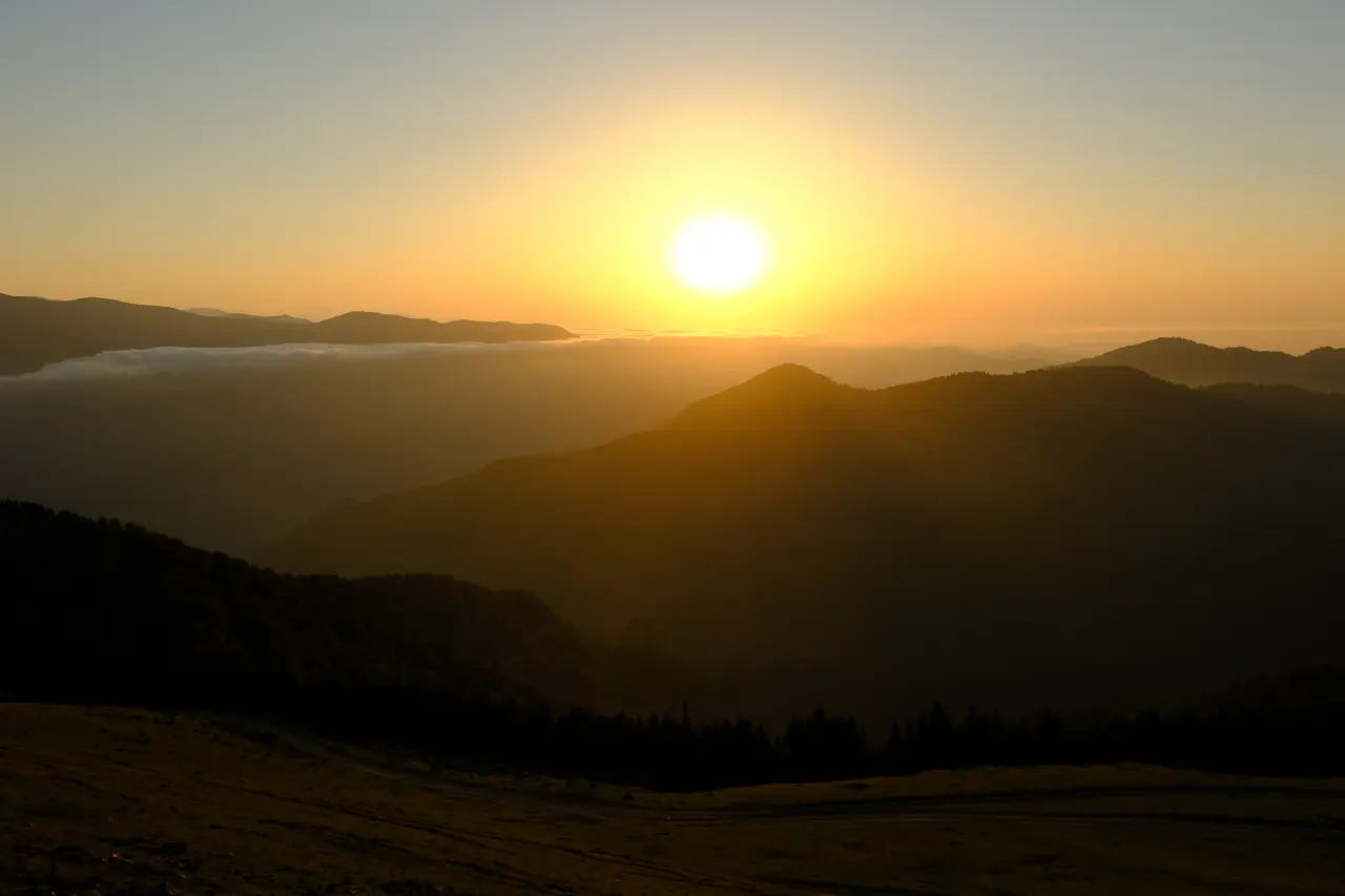 Gümüşhane'nin gizli cenneti Çetlüce Yaylası'nda sis denizi manzarası 11