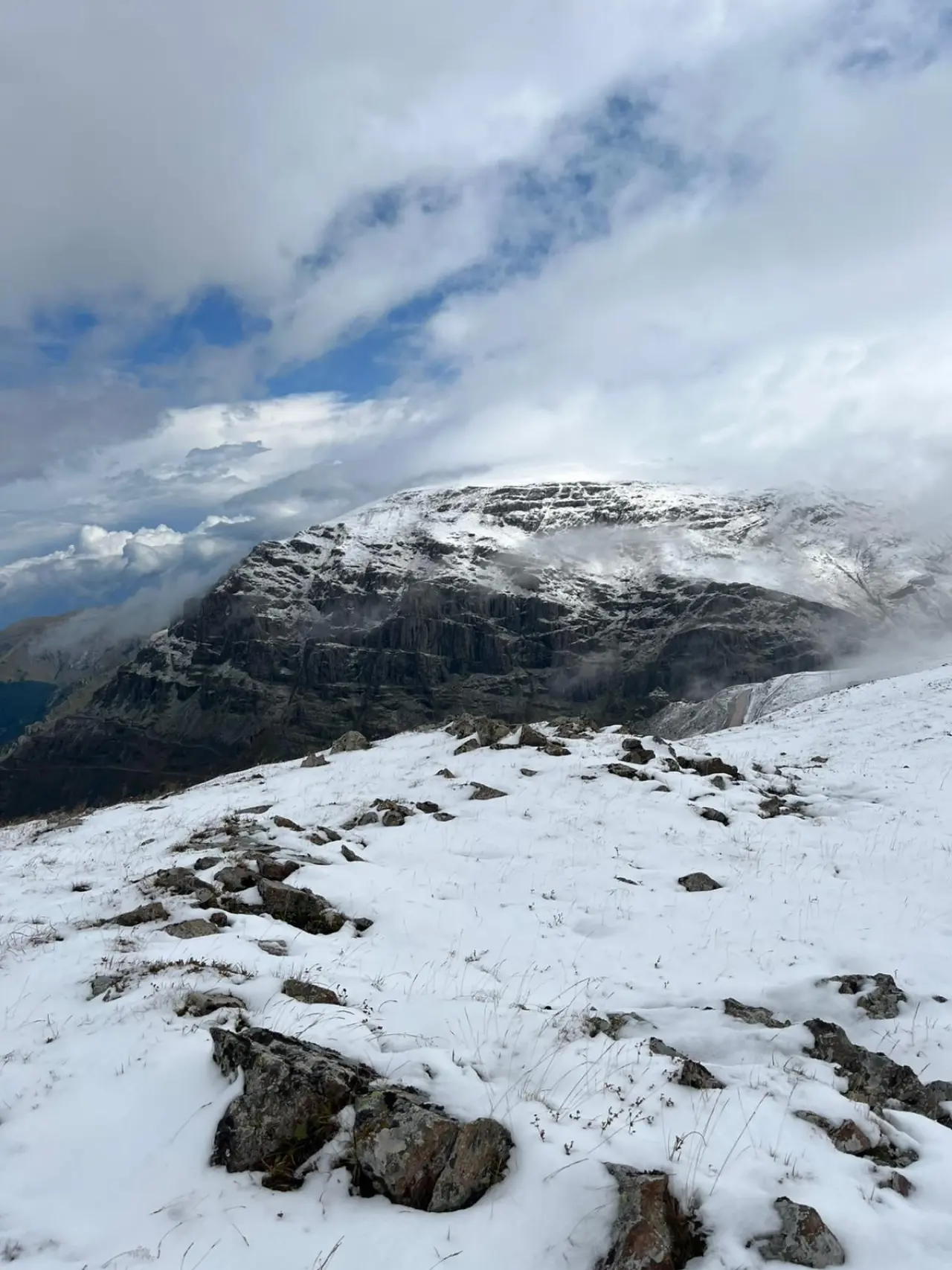 Gümüşhane'de hava soğudu, yüksekler kara teslim oldu 5