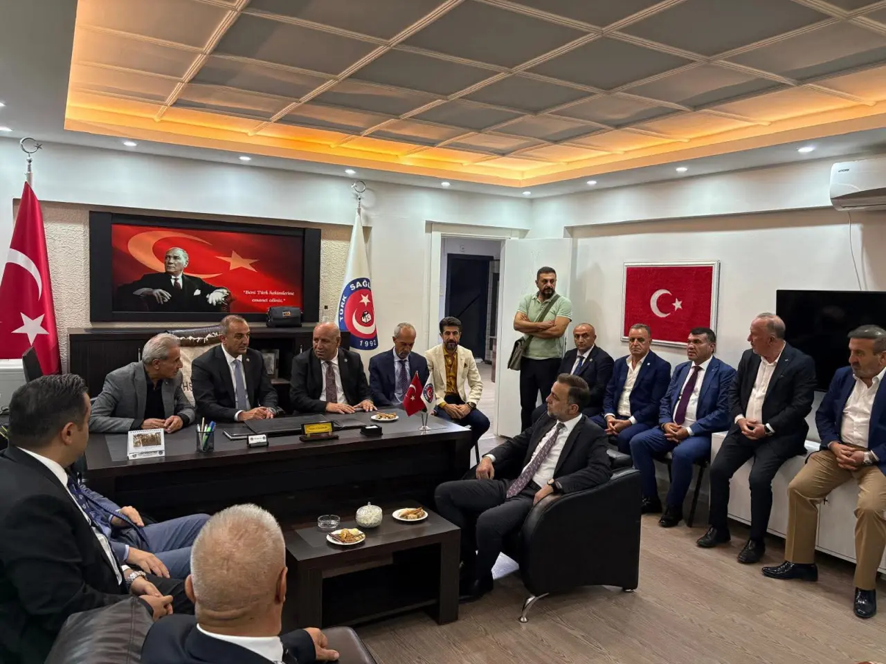 MHP’li Musa Küçük, Diyarbakır’da “Terörsüz Türkiye” buluşmalarına başkanlık yaptı 8