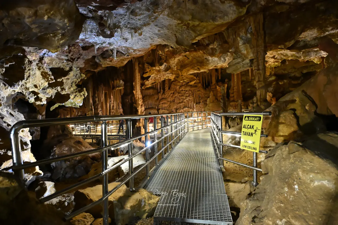 Gümüşhane'nin "Yeraltı Sarayı" 110 bin ziyaretçiyi ağırladı 1