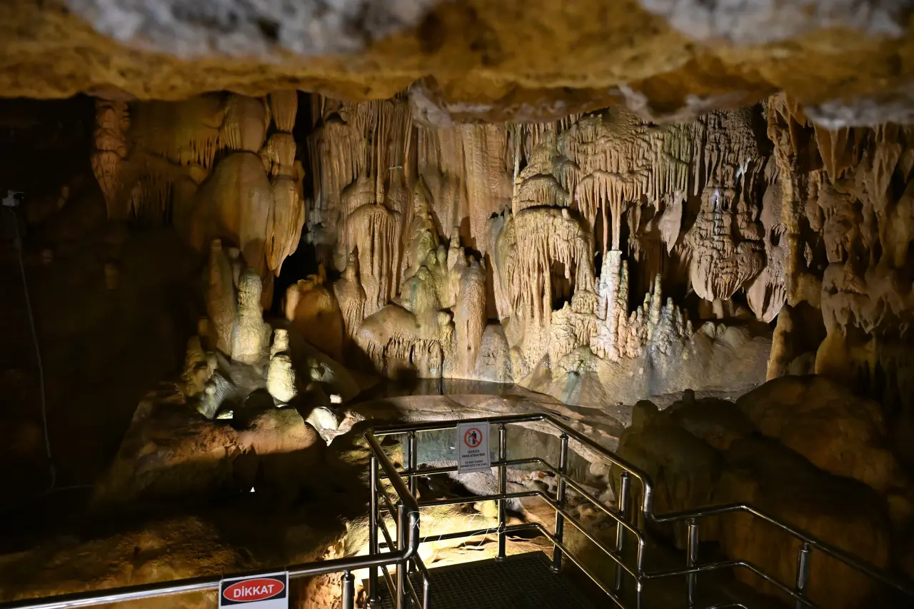 Gümüşhane'nin "Yeraltı Sarayı" 110 bin ziyaretçiyi ağırladı 14