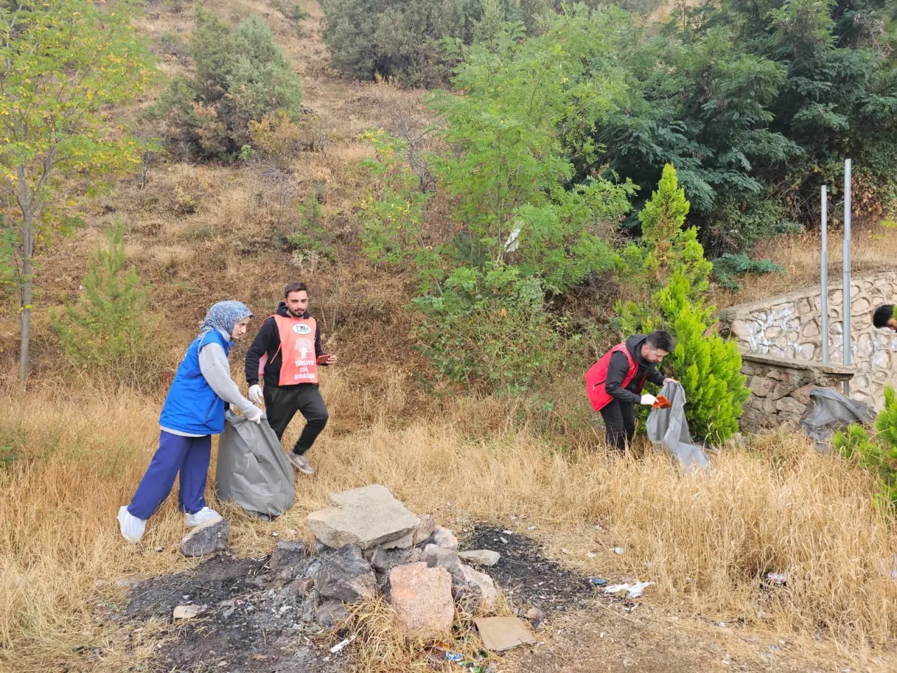 Gençlerden Örnek Davranış: Süleymaniye Mahallesi Pırıl Pırıl! 14