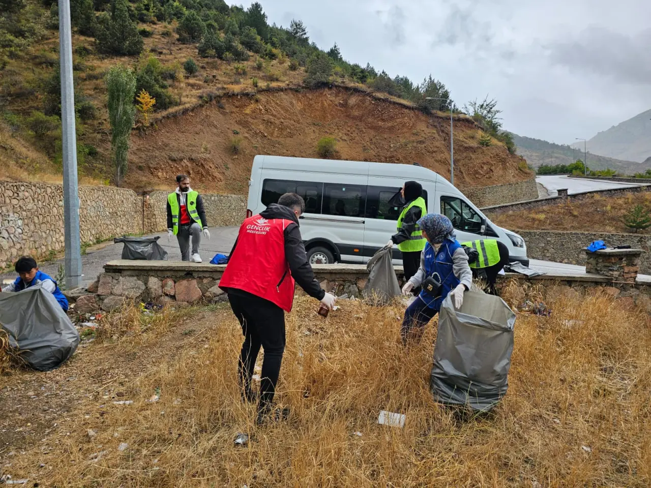 Gençlerden Örnek Davranış: Süleymaniye Mahallesi Pırıl Pırıl! 9