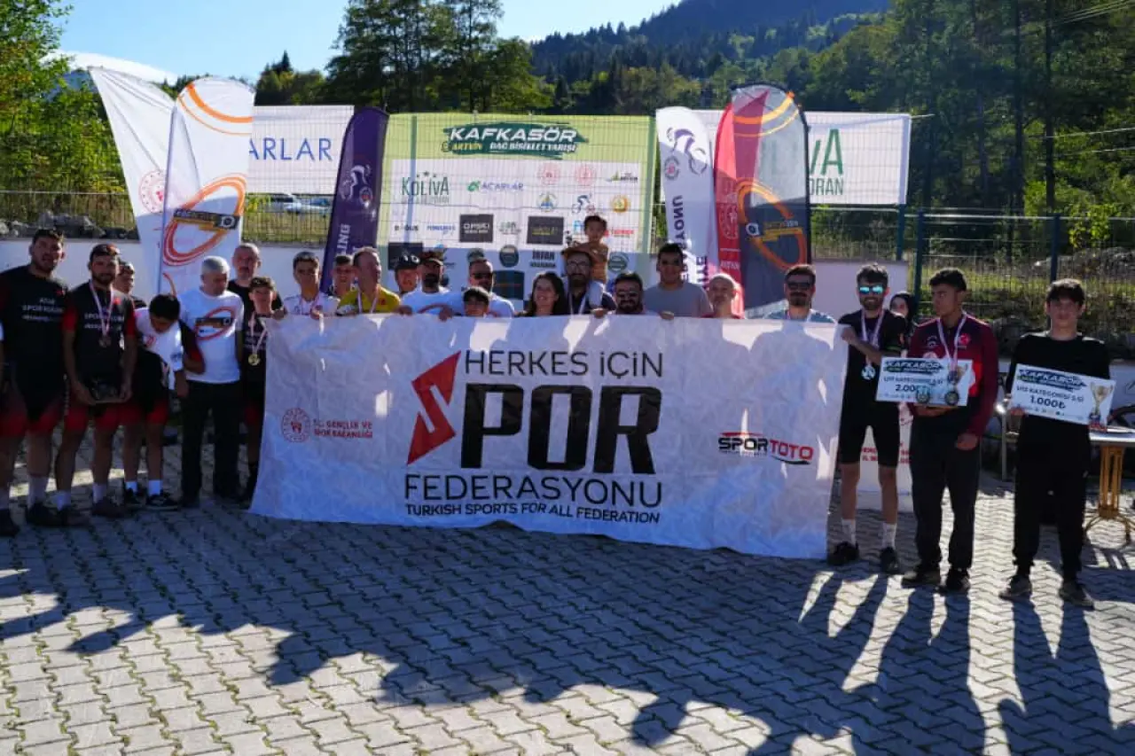 Gümüşhane Bisiklet Takımından İlk Yarışta İki Madalya 5