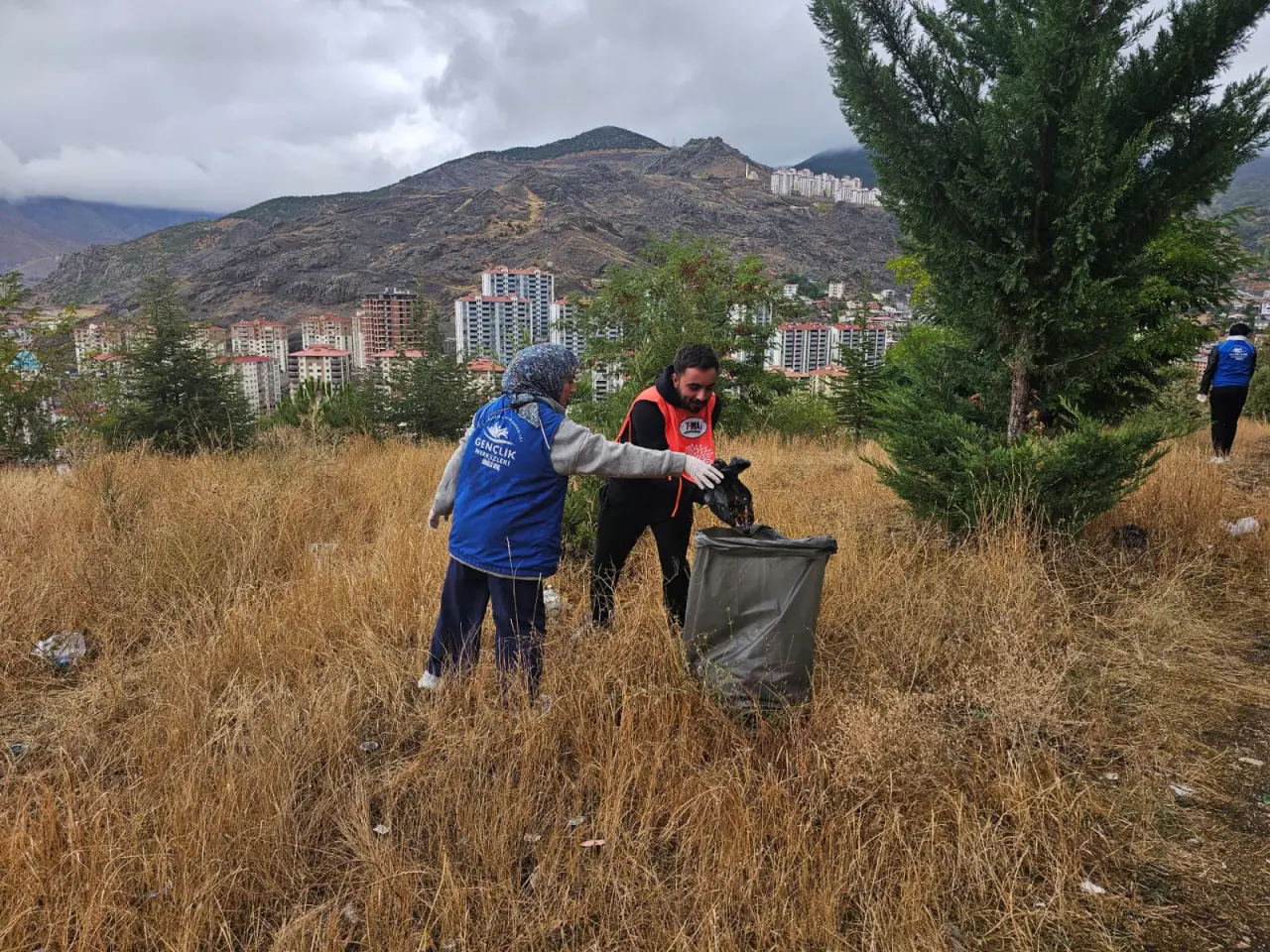 Gençlerden Örnek Davranış: Süleymaniye Mahallesi Pırıl Pırıl! 5