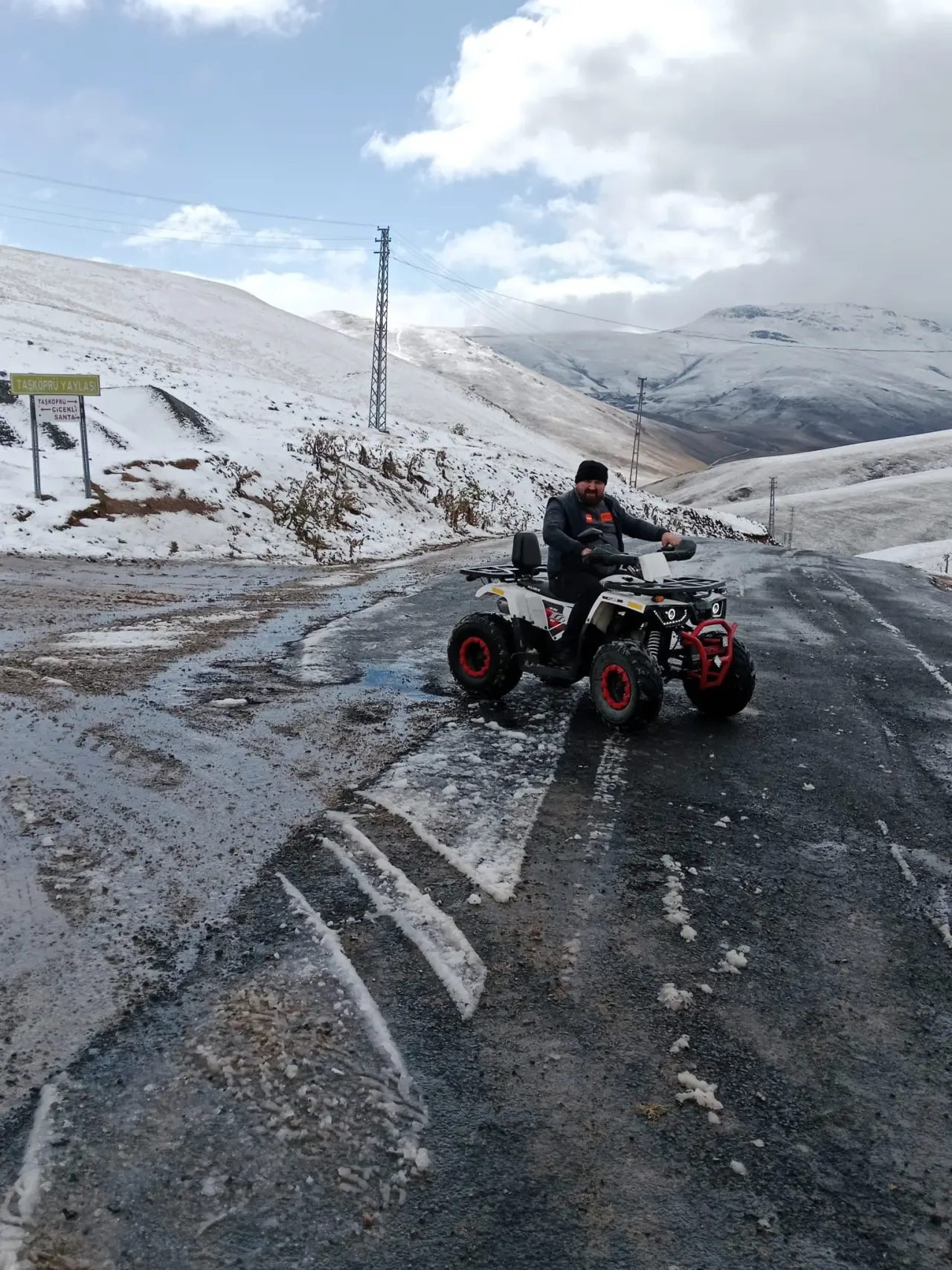 Gümüşhane'de hava soğudu, yüksekler kara teslim oldu 2