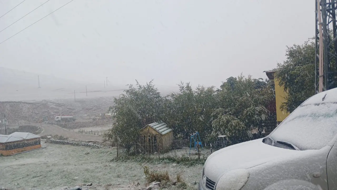 Gümüşhane'de hava soğudu, yüksekler kara teslim oldu 4