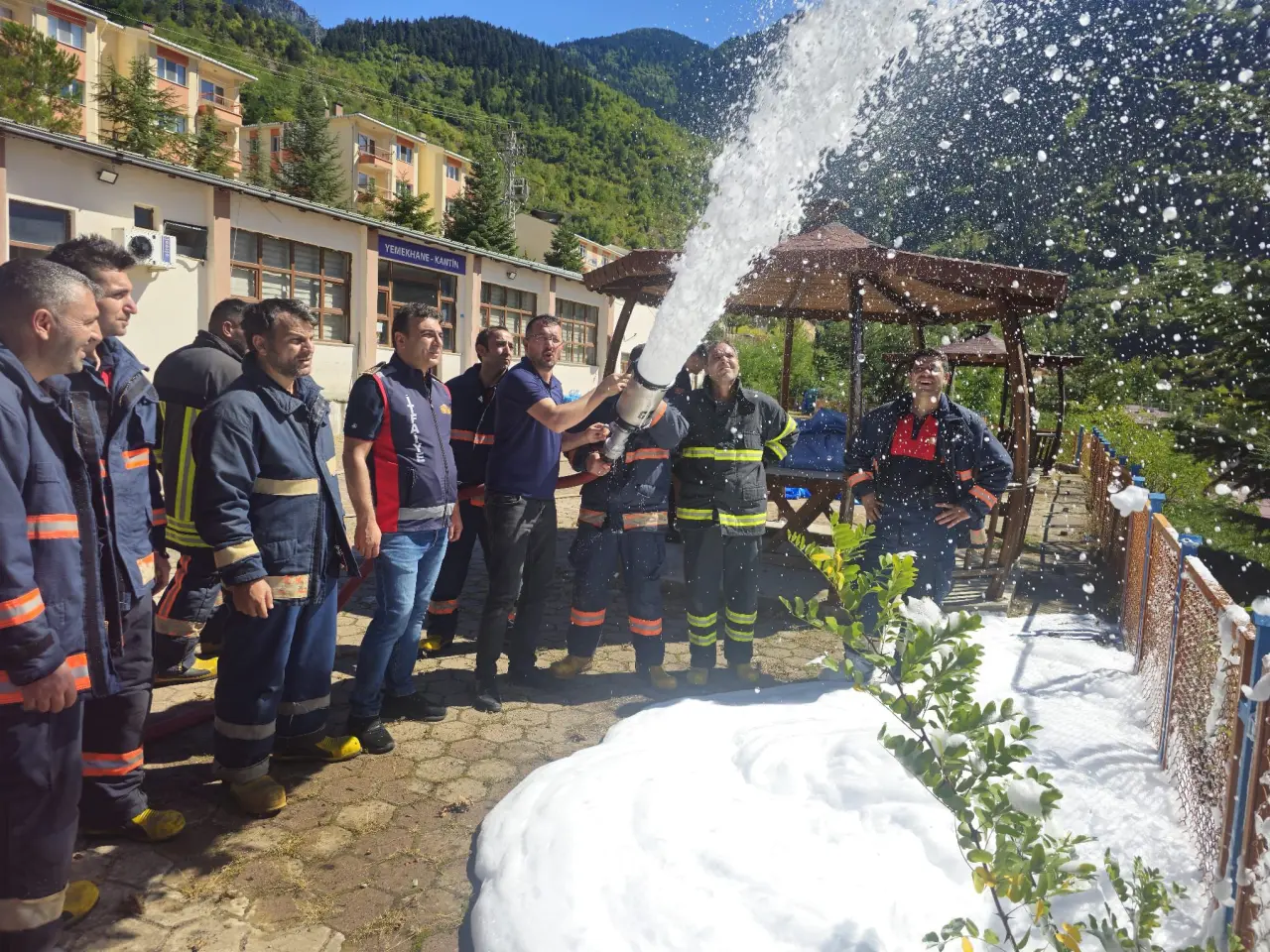 GÜ’den Kelkit İtfaiyesine kapsamlı yangın ve kurtarma eğitimi 4