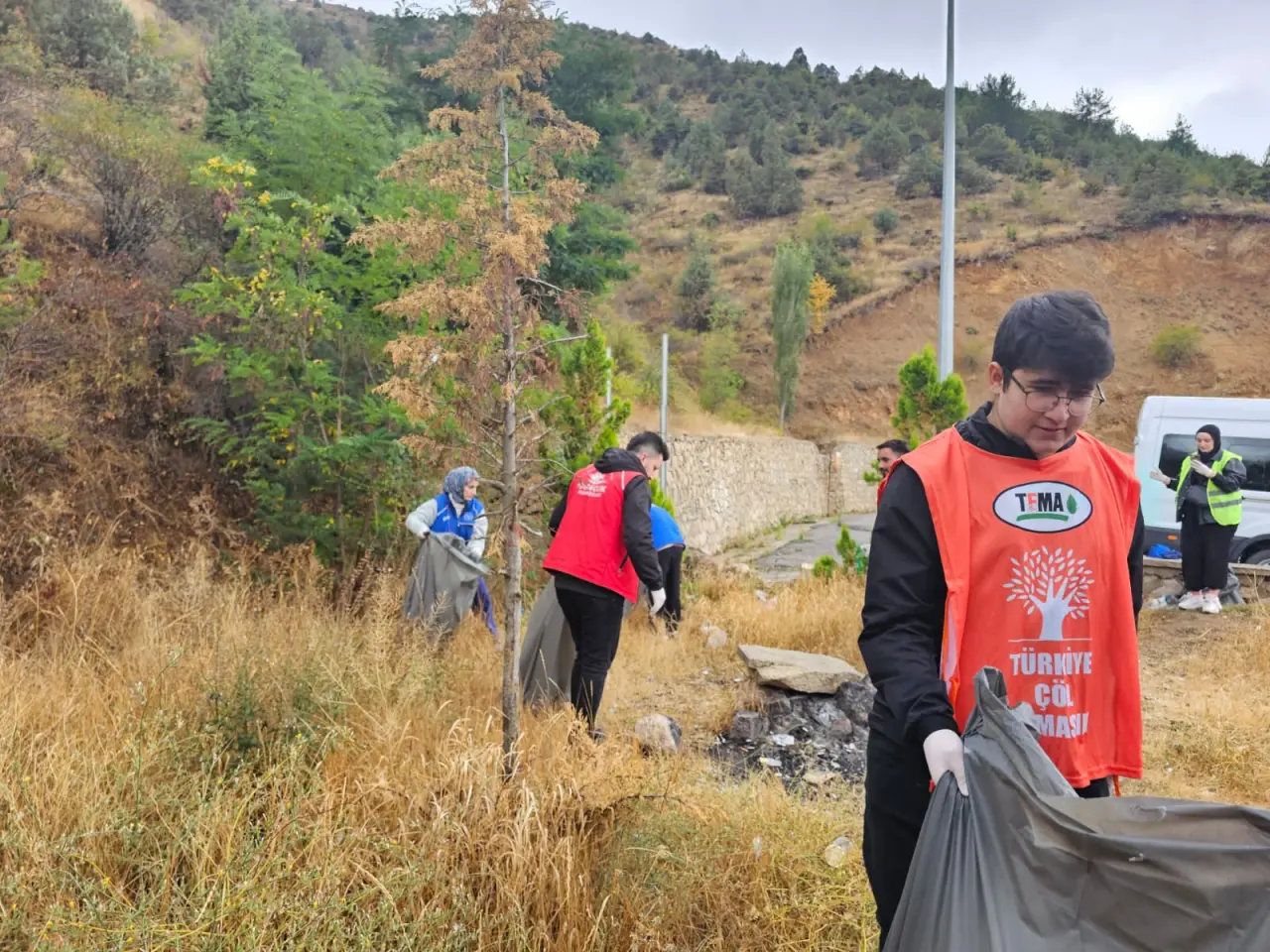 Gençlerden Örnek Davranış: Süleymaniye Mahallesi Pırıl Pırıl! 12