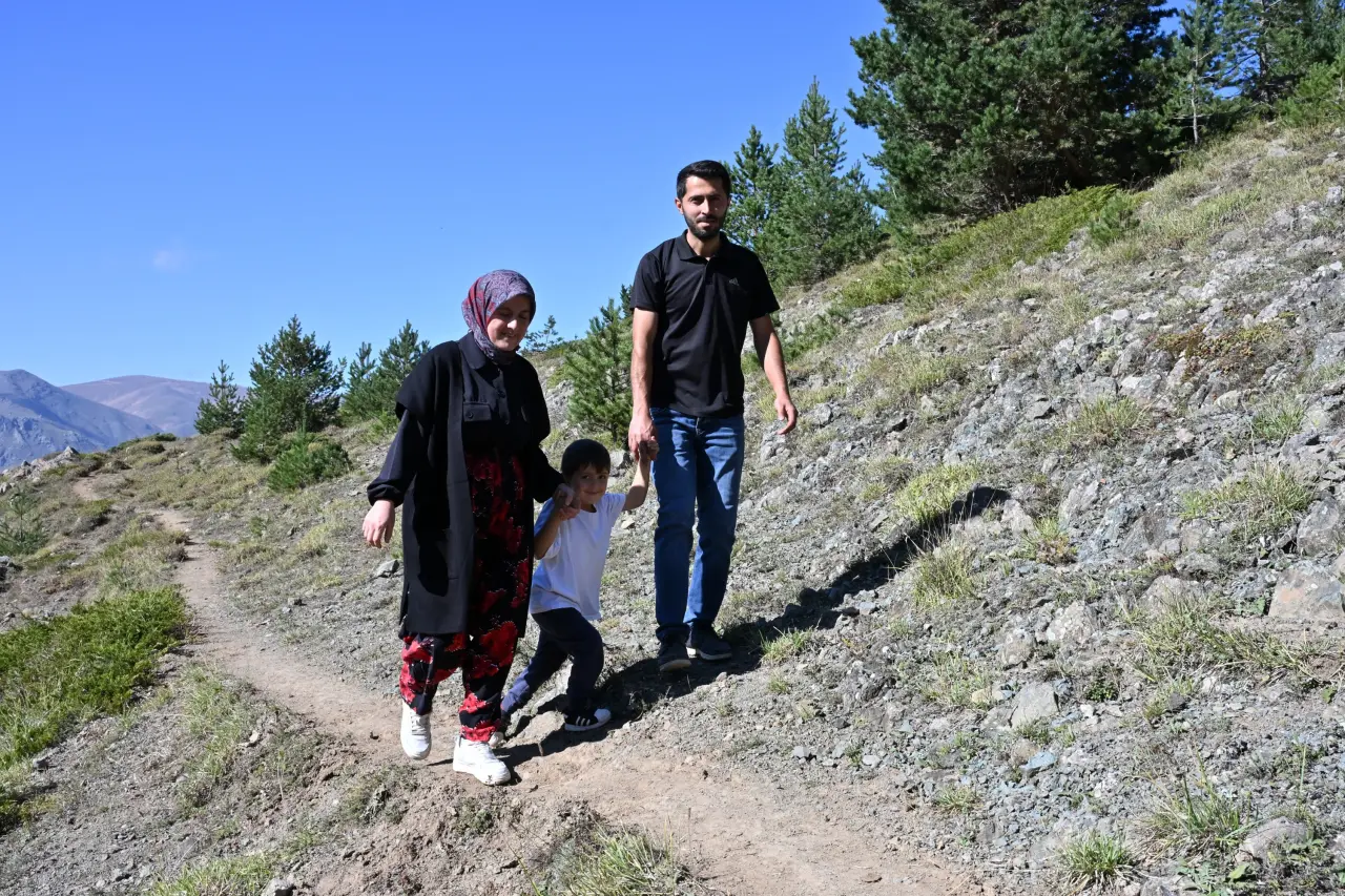 Gümüşhane'de genç muhtarın Türkiye'ye ilham veren başarı hikayesi 4