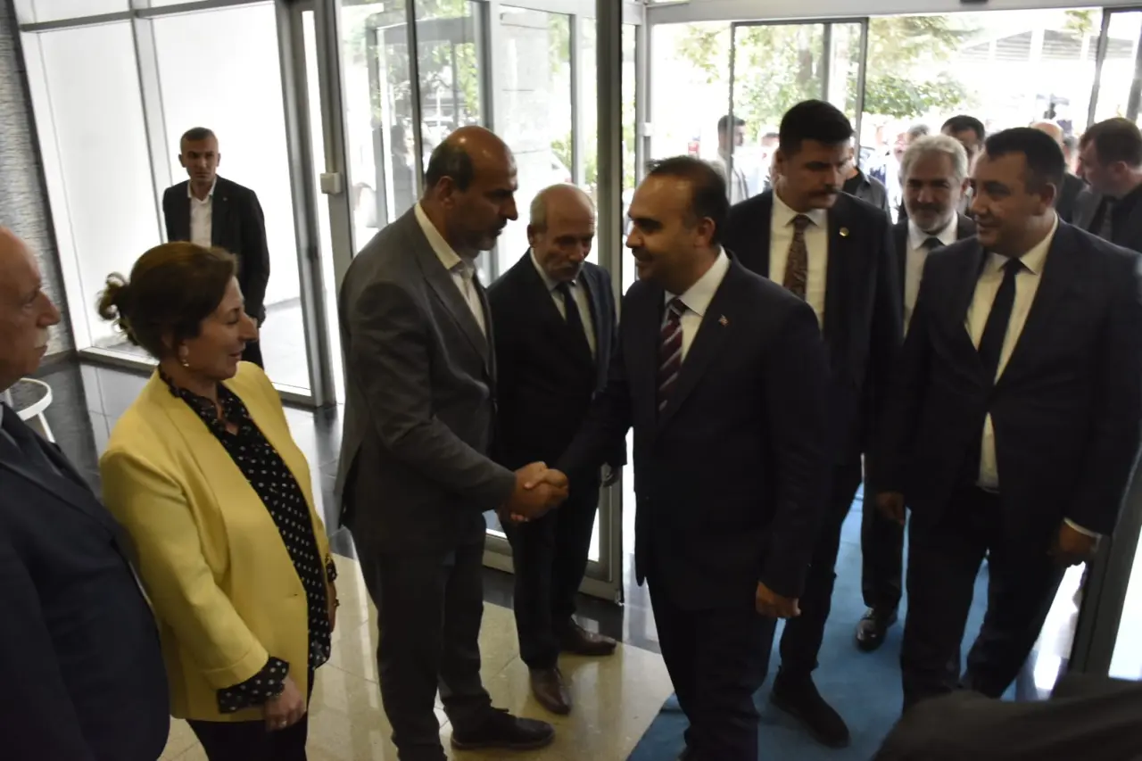 Bakan Kacır'dan Başkan Başer'e ziyaret 1