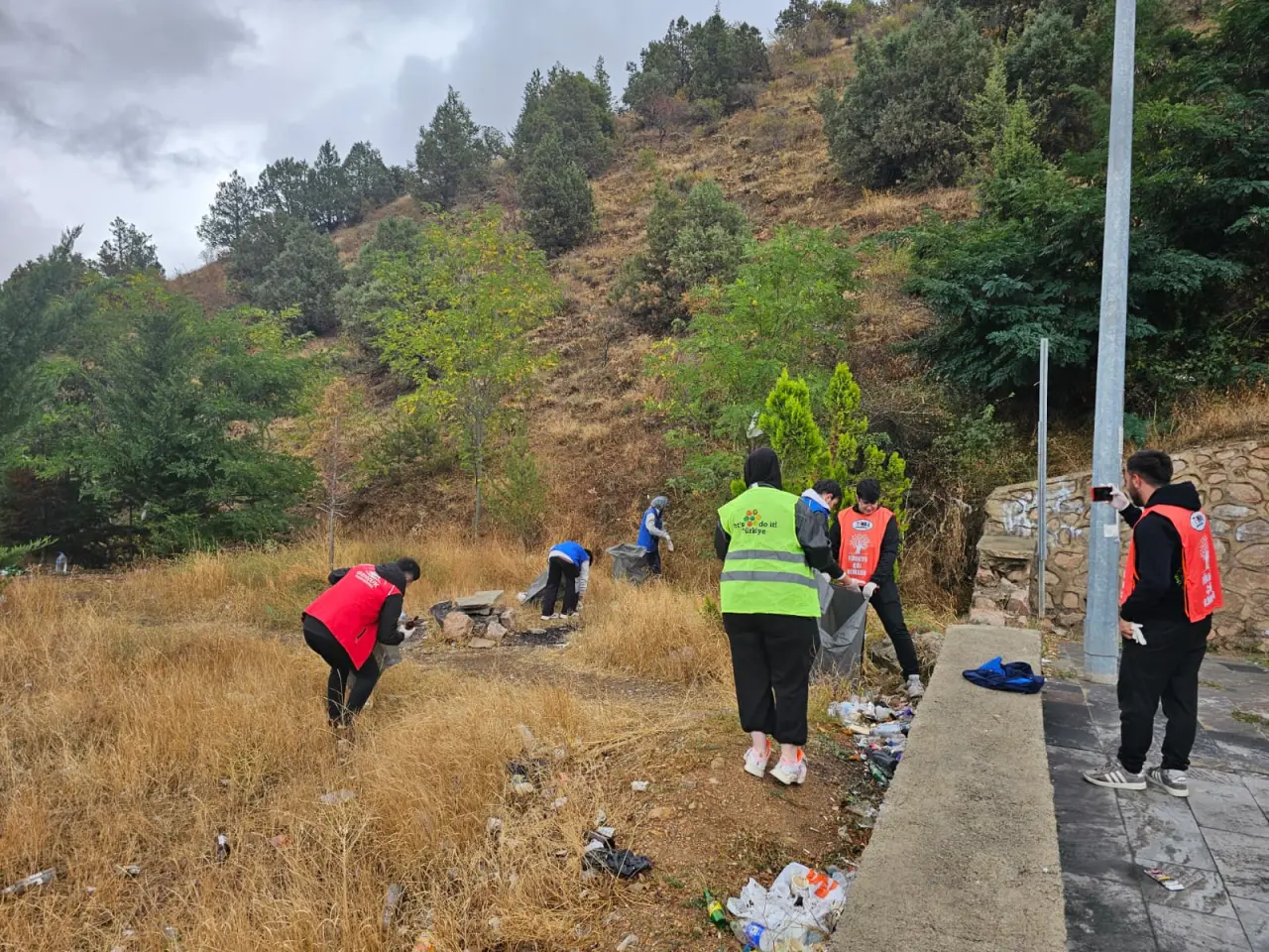 Gençlerden Örnek Davranış: Süleymaniye Mahallesi Pırıl Pırıl! 2