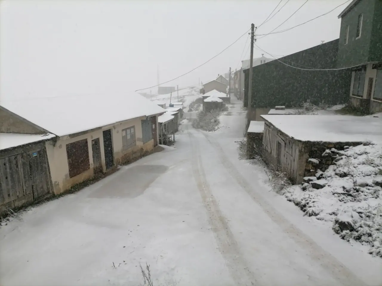 Gümüşhane’nin yüksek kesimleri kara teslim oldu 3