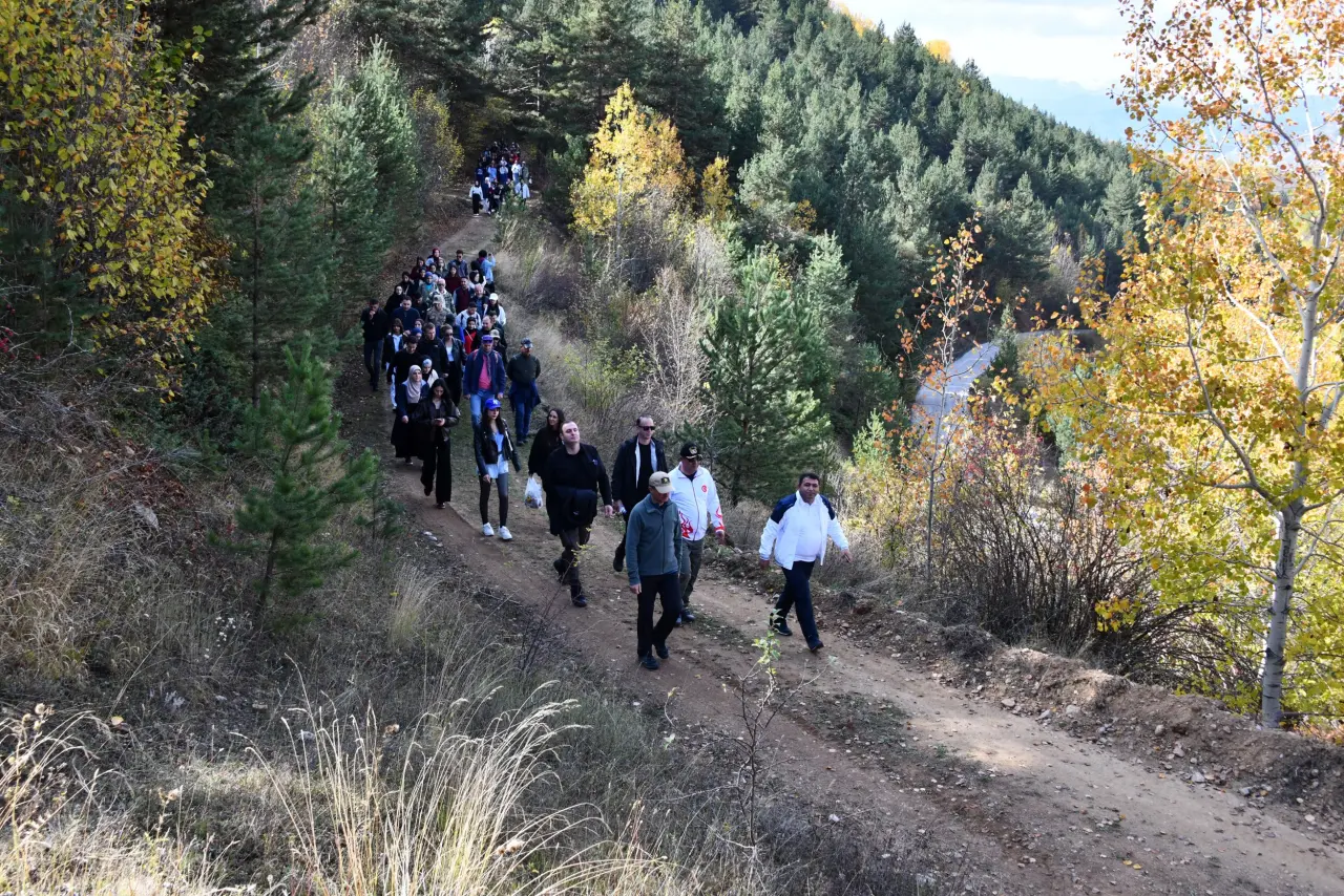 Gümüşhane’nin eşsiz sonbahar manzarasında gençlik buluşması 18