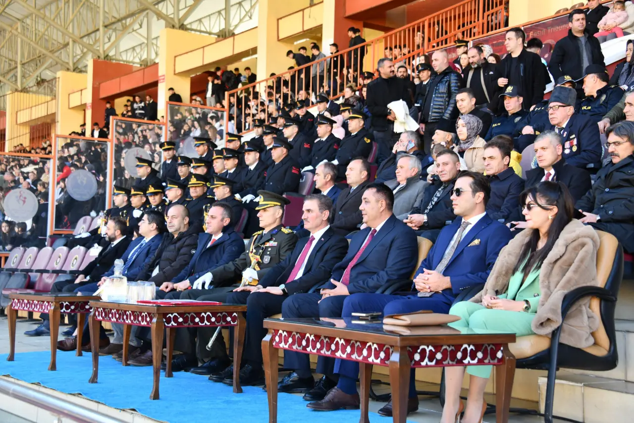 Cumhuriyet’in 102. Yılı Gümüşhane’de coşkuyla kutlandı 2