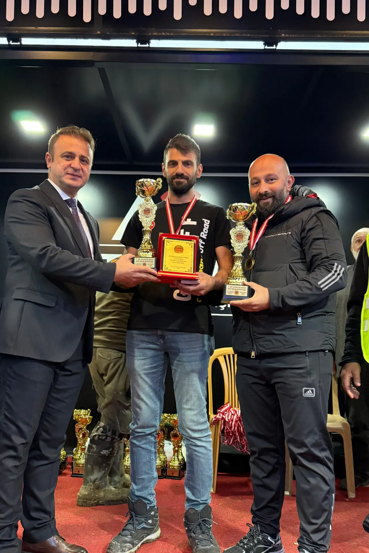 GÜMOFF Of'ta Tozu Dumana Kattı: Gümüşhane'ye 3 Kupa ve Büyük Gurur! 1